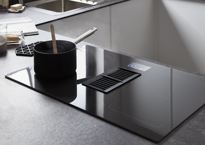 induction hob with integrated extractor